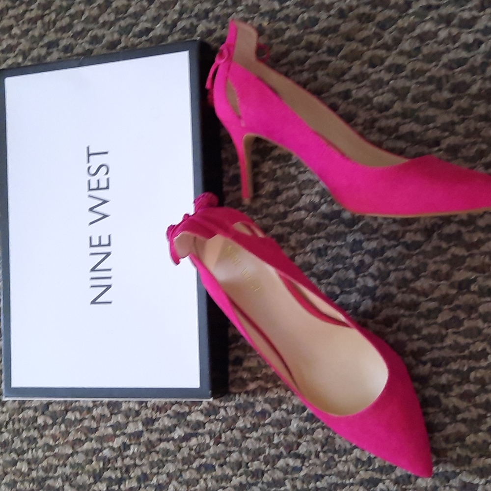 Pink pumps
